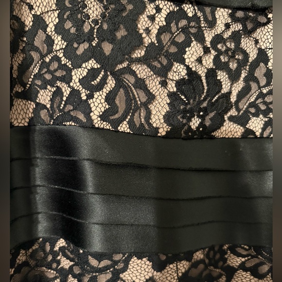 Sexy Black Lace BCBG Strapless Dress - Picture 3 of 3